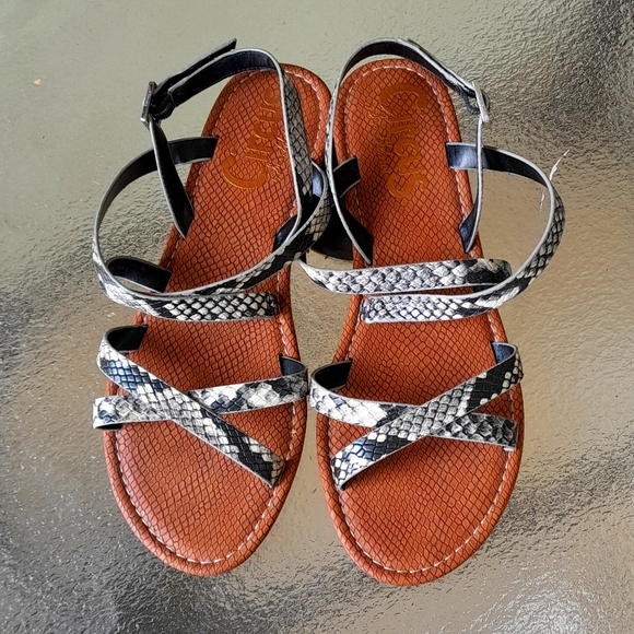 Circus by Sam Edelman Cee Cee Sandals Size9 Trendy,Strappy,Snakeskin Pattern EUC - Picture 2 of 6